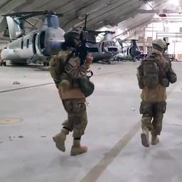 Video | Taliban nemen vliegveld Kaboel in na vertrek Amerikanen