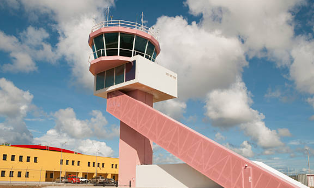 Verdachte aangehouden voor drugssmokkel op Flamingo Airport