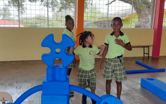 Children’s Museum Curaçao met ‘mobiel museum’ langs scholen