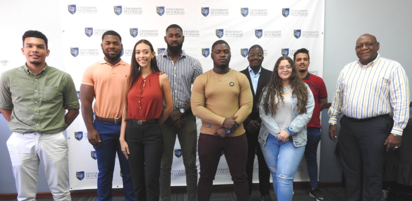 Nieuwe Studentenraad voor universiteit van Curaçao