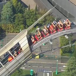 Video | Bezoekers Japans pretpark zitten twee uur vast op 43 meter hoogte