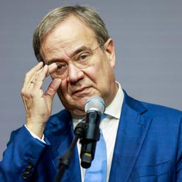 CDU-leider Laschet zinspeelt op vertrek, maar kondigt verwacht vertrek niet aan