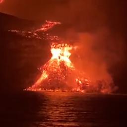 Video | Indrukwekkende beelden tonen hoe lava op La Palma oceaan instroomt
