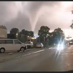 Video | Man filmt moment dat tornado over ‘s-Heerenberg raast