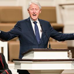 Oud-president Bill Clinton ontslagen uit ziekenhuis na urineweginfectie