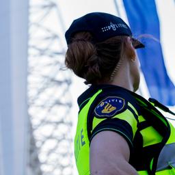 Politieagente terecht ontslagen na contact met media over seksuele appjes