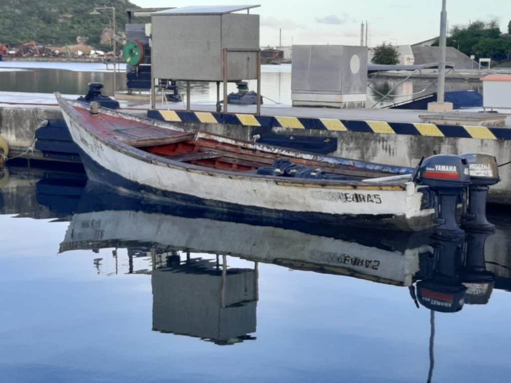 Kustwacht onderschept boot met 33 illegalen