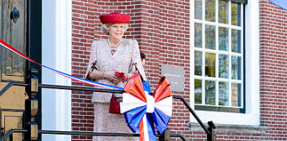 Prinses Beatrix op werkbezoek naar Curaçao