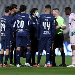 Coronablog | Dertien besmettingen met omikron bij Portugees voetbalteam gevonden