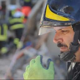 Drie doden en vijf vermisten na instorten gebouw Sicilië door gasexplosie