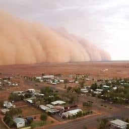 Video | Enorme zandstorm raast over Australische dorpjes