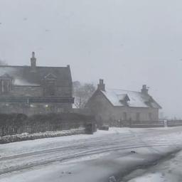 Video | Harde wind en sneeuwval door storm Arwen in VK