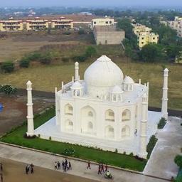 Video | Indiase man bouwt Taj Mahal na voor zijn vrouw