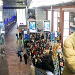 Langere treinen en files tussen Nederland en België vanwege drukte