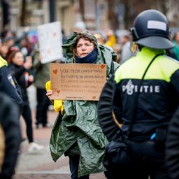 ME’ers willen zondag tijdens anticoronademonstratie in Amsterdam staken