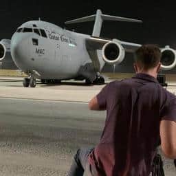 ‘Nederlanders’ op evacuatievlucht blijken vooral Afghaanse evacués