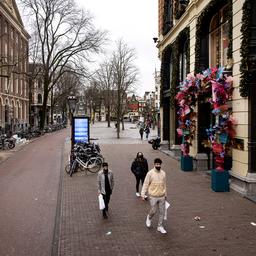 Omikron officieel dominant in Nederland, deels door hoge aantallen in Amsterdam