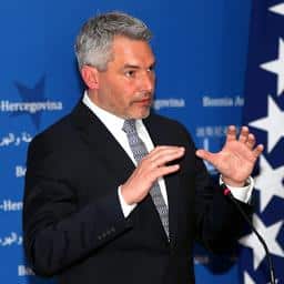 Oostenrijkse binnenlandminister Karl Nehammer wordt nieuwe bondskanselier