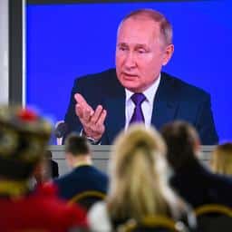 Poetin eist veiligheidsgaranties van Westen: ‘Dat bepaalt onze acties’