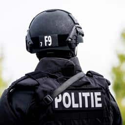 Politie vindt wapenarsenaal tijdens meerdere huiszoekingen