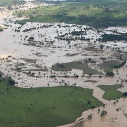 Twee damdoorbraken en minstens 18 doden door hevige regenval in Brazilië