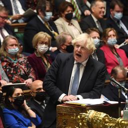 Willen de Britse Conservatieven premier Johnson nog na ‘schandaalweek’?