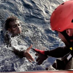 Zeker 160 vluchtelingen verdronken bij schipbreuken voor kust Libië