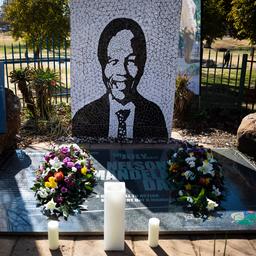 Zuid-Afrika wil veiling van sleutel celdeur Nelson Mandela voorkomen