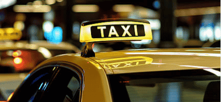 Taxichauffeurs blokkeren uitgang Megapier