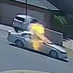 Video | Australische ex-militair overlijdt na afgaan bomvest in auto
