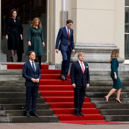 Video | Bekijk hier het fotomoment van het nieuwe kabinet bij paleis Noordeinde