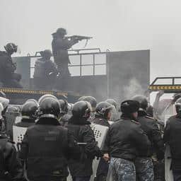 Demonstranten in Kazachstan nemen controle over vliegveld Almaty over