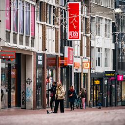 Gemeenten willen dat kabinet met nieuw beleid voor heropening Nederland komt