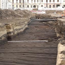 Video | Houten straat uit dertiende eeuw gevonden in Berlijn