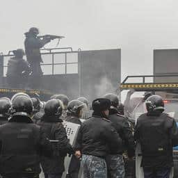 Kazachse president geeft leger opdracht gericht te schieten op betogers