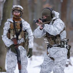 NAVO stuurt extra troepen en materieel naar Oost-Europa om situatie Oekraïne