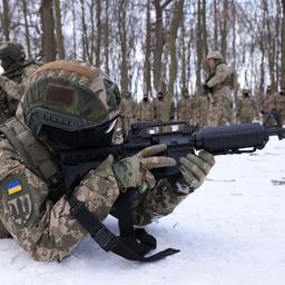 Ook VK haalt personeel terug uit Oekraïne om spanningen, EU-landen nog niet