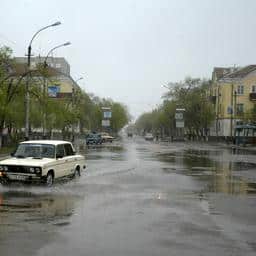 Regering Kazachstan stapt op; noodtoestand van kracht in onrustige gebieden