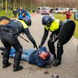 VN-rapporteur zeer kritisch op ingrijpen Nederlandse politie bij protesten