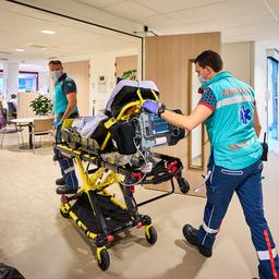 Ziekenhuizen gaan patiënten opgenomen mét en dóór corona apart bijhouden