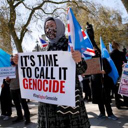 Oeigoeren in Nederland: ‘Doe niet mee aan deze genocide-Spelen’