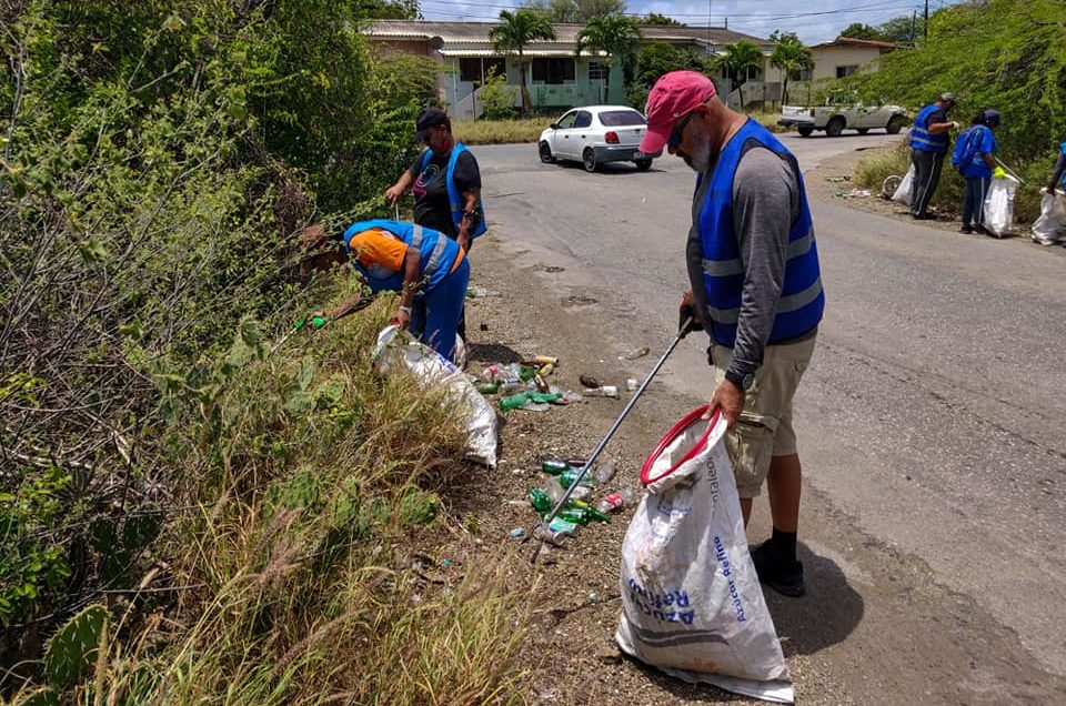 Vrijwilligers ruimen 704 kilo afval op samen met Kunuku Man