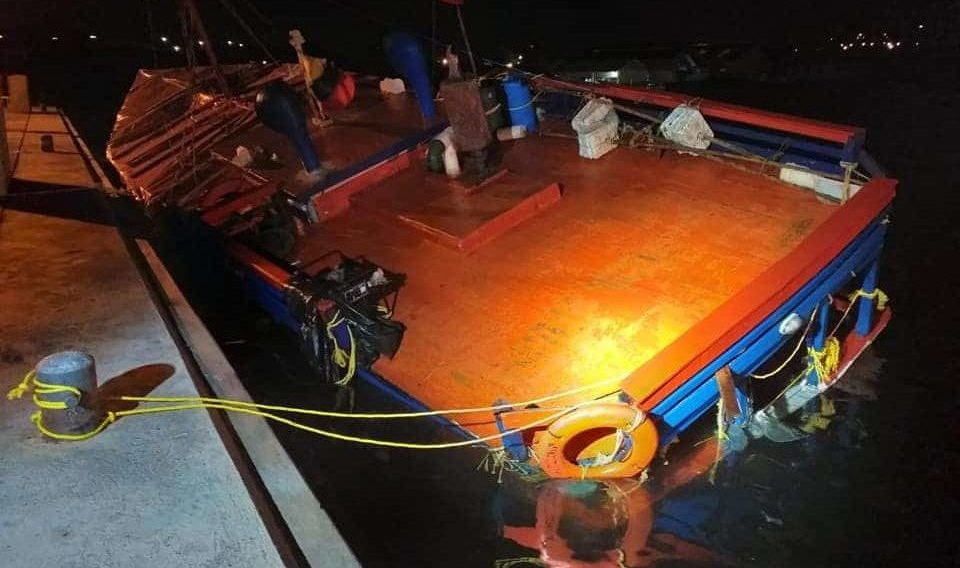 Zr.Ms. Friesland onderschept vissersboot met drugs