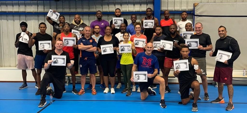 Cursus boxfit instructeur door 24 deelnemers afgerond