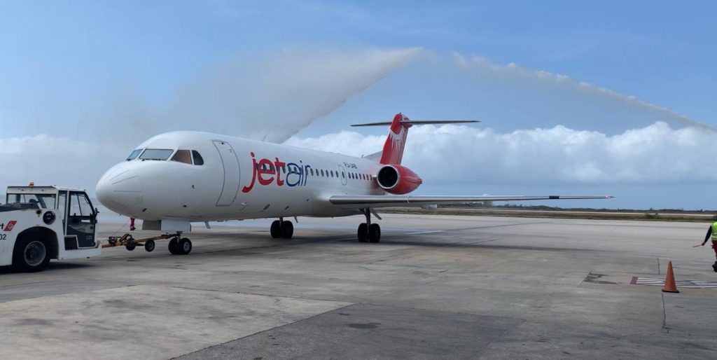 Video | Eerste vlucht Jetair Caribbean van Curaçao naar Suriname de lucht in