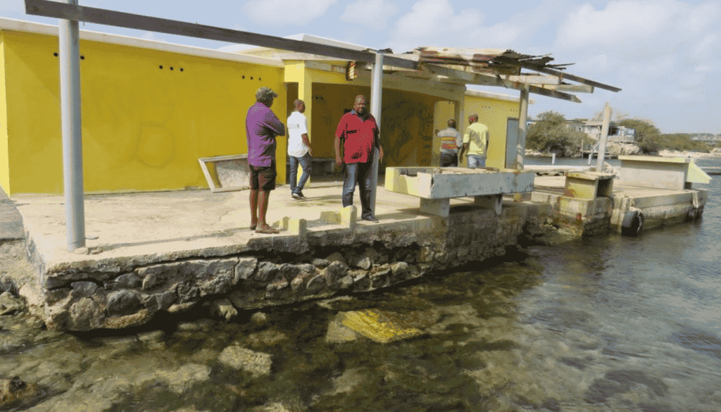 AVB in gesprek met vissers Playa Kanoa na onvrede