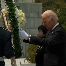 Video | Biden eert omgekomen veteranen in Zuid-Korea