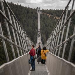 Tsjechië opent ‘s werelds langste hangbrug voor voetgangers