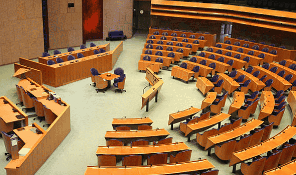 Rijksministerraad gecanceld vanwege gesprekken 12,5 procent salariskorting