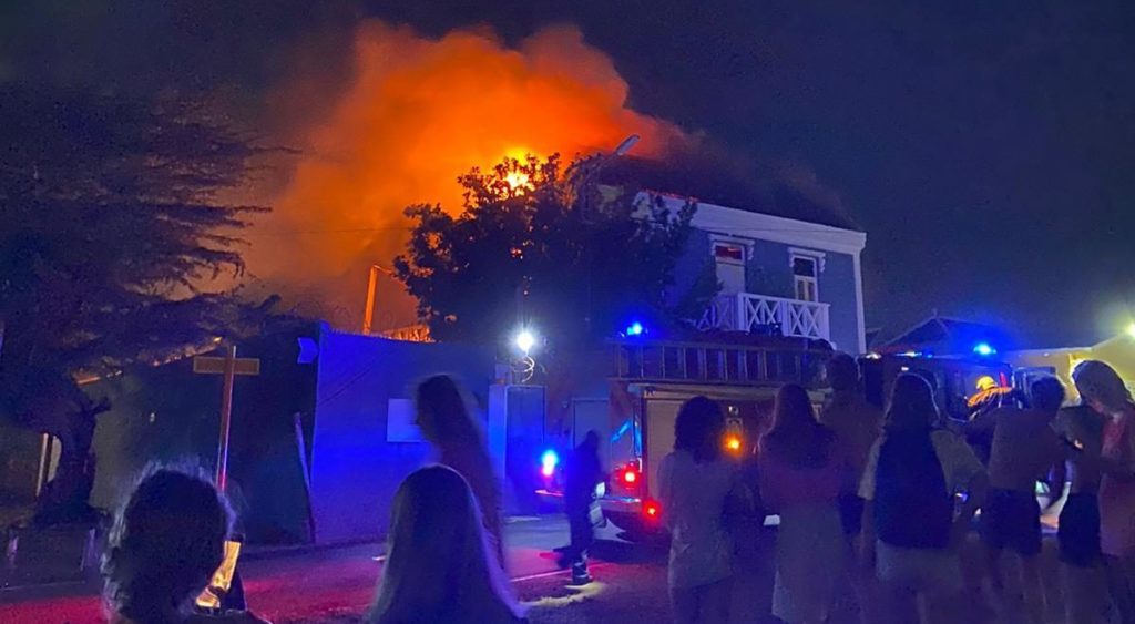 Studentenhuis onbewoonbaar door brand